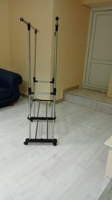 Вешалка гардеробная