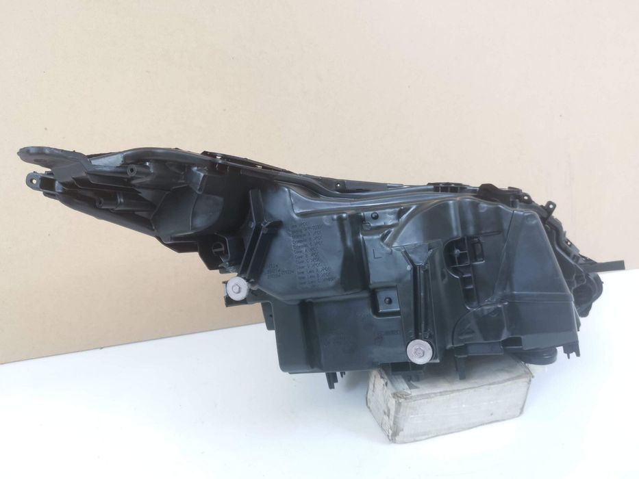 Лексус РХ 4 / Lexus RX 4 [No years provided] Ляво LED фар Лексус РХ 4