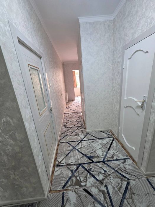 Konechka tomonda 5 etajlik kirpichniy domning 1-etajida 2 xonalik 80 m
