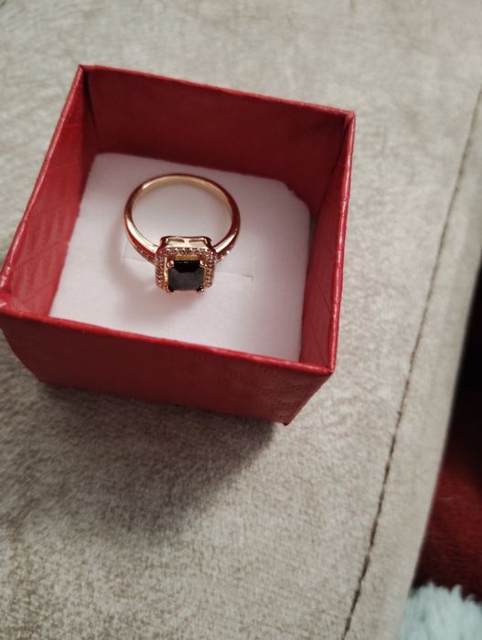 Vând bijuteri placate cu aur 14K