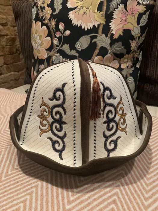 Ал-Калпак - оригинална национална шапка на Киргизстан