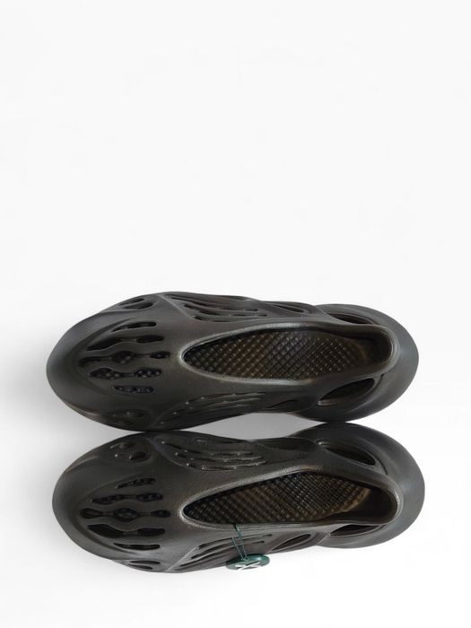 Yeazy foam runner 43, 44,45,46