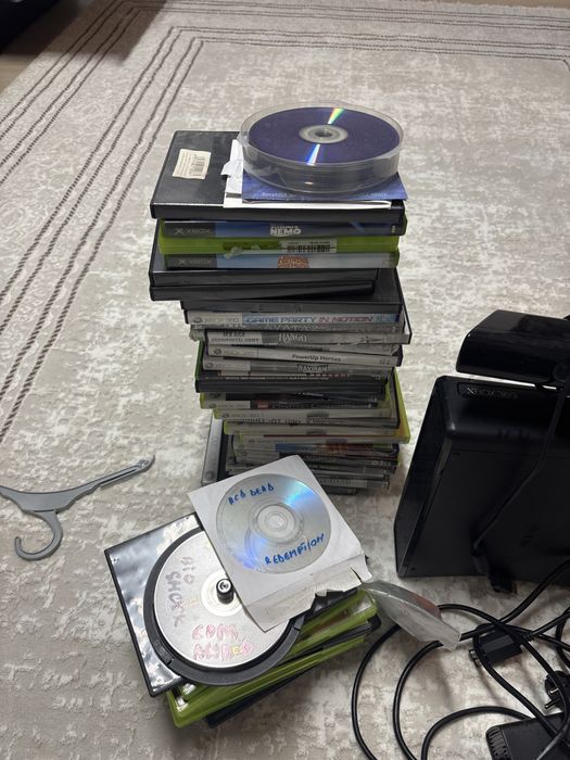 Xbox 360 modat cu jocuri si kinect