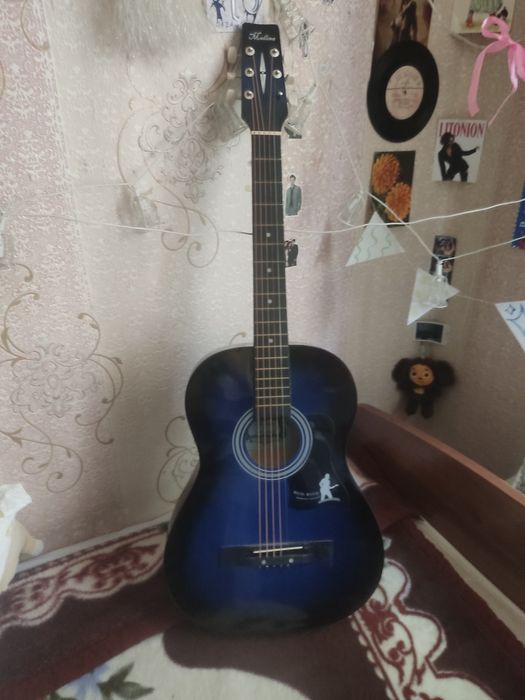 Акустическая гитара