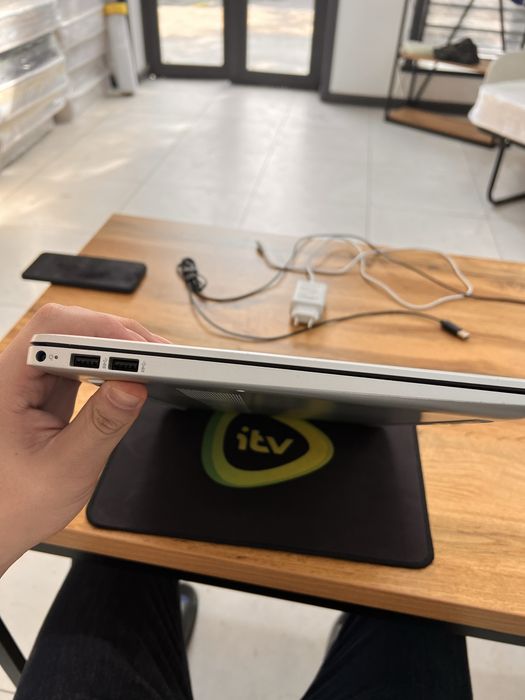 HP Laptop 15s-eq2xxx