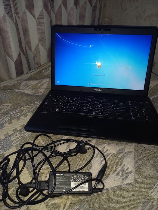 Ноутбук Тошиба не новый но надежный аппарат для работы