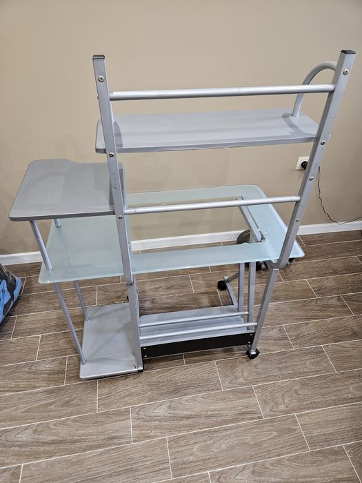 Стъклено работно/гейминг бюро - МНОГО ДОБРО СЪСТОЯНИЕ