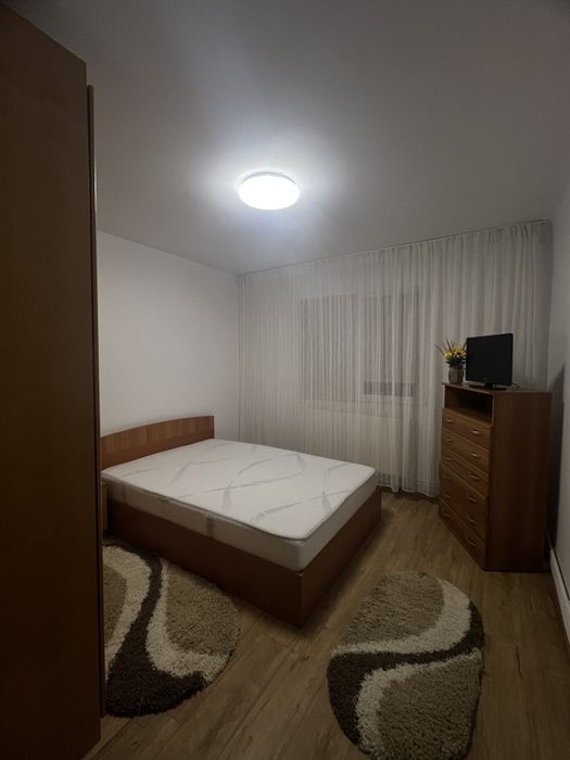 Inchiriez apartament