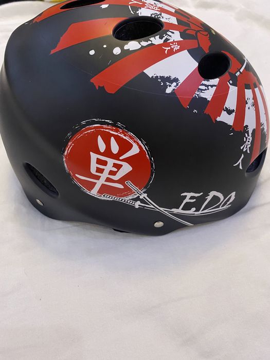 Каска за скейтборт/тротинетка/колело