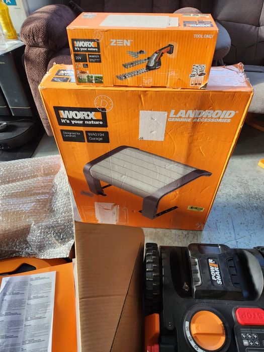 Акумулаторна косачка робот