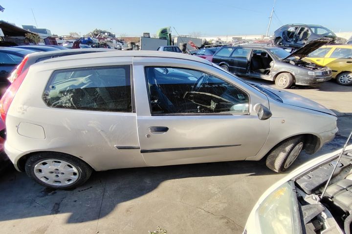 Usa / Portiera dreapta Fiat Punto 2002 1.2 MT (60 hp)