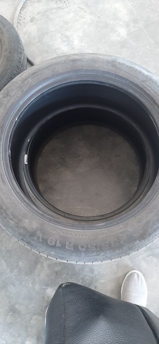 Продам резину 235/50/19