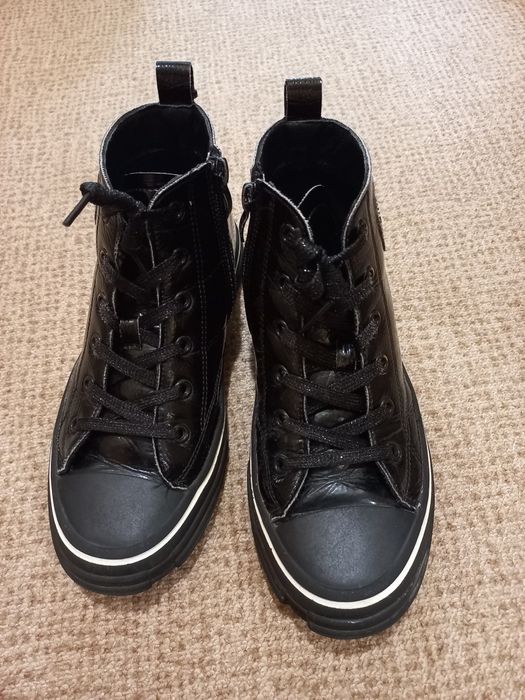 черни лъскави обувки пролет-есен