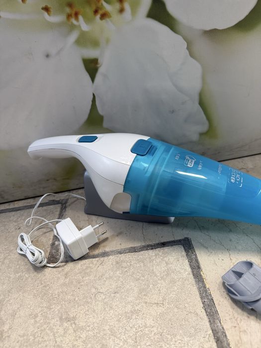 Ръчна прахосмукачка Black & Decker Dustbuster
