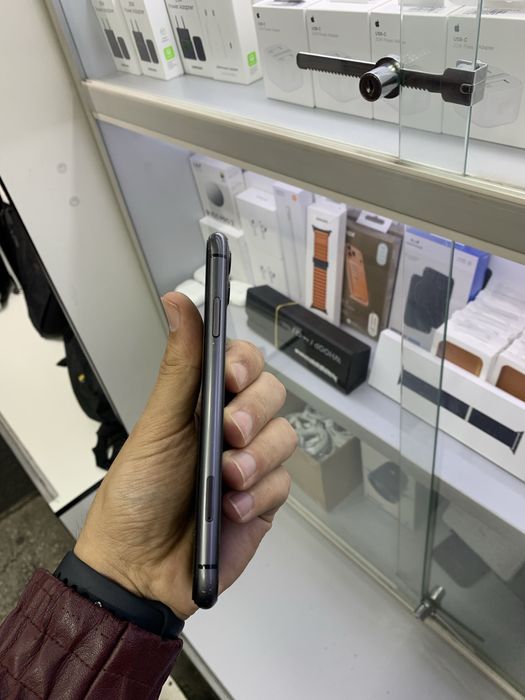 iphone 11 64GB CHA dual sim?