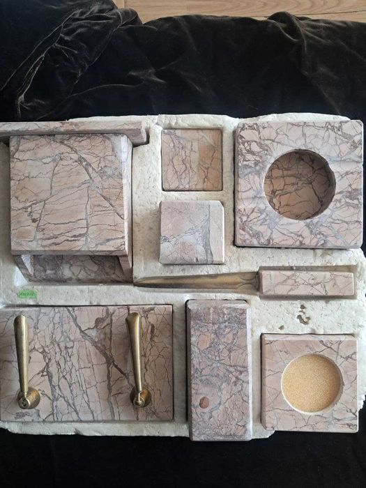 письменный набор «Герб РФ» из бежевого мрамора с золотыми вставками