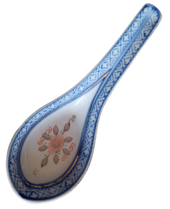 Стар сервиз от фин порцелан.