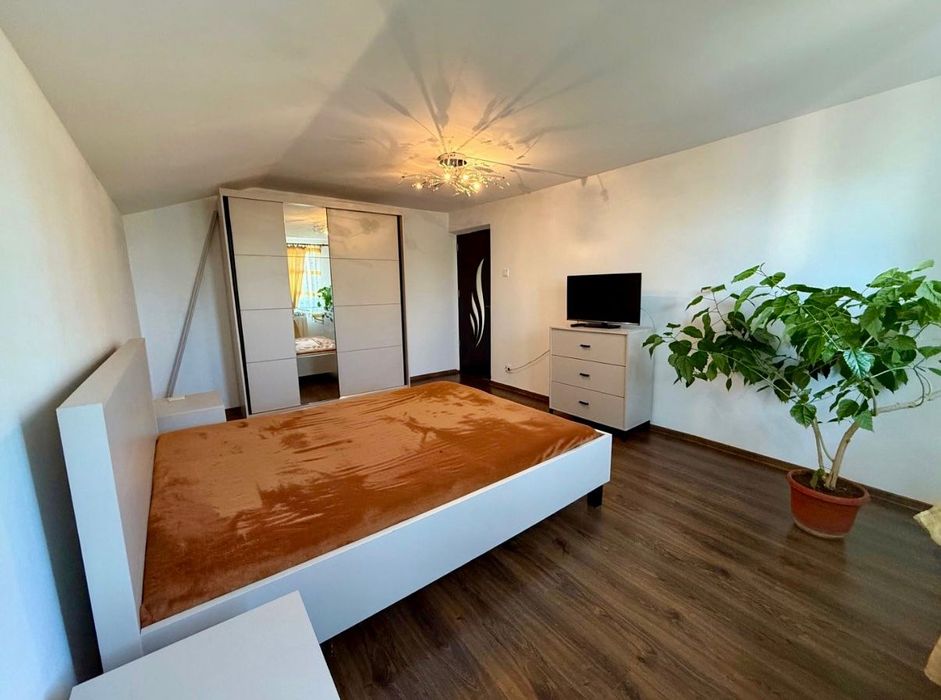 Casa de vanzare, Botosani, zona industriala, toate utilitatile, beci