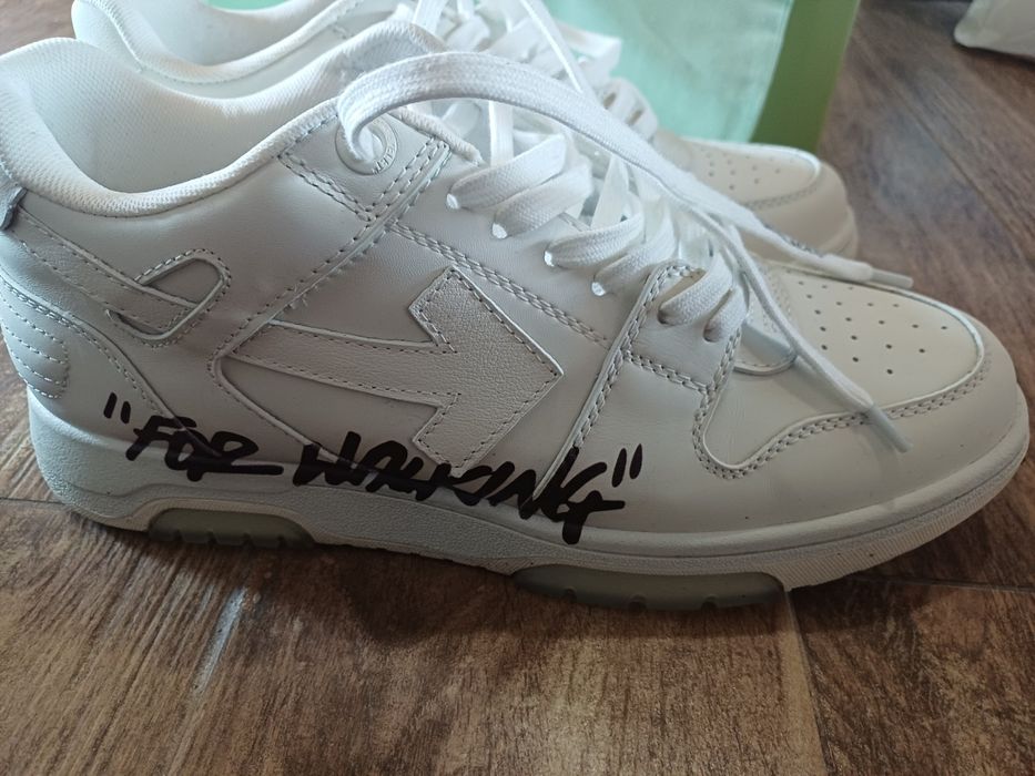 Обувки off white