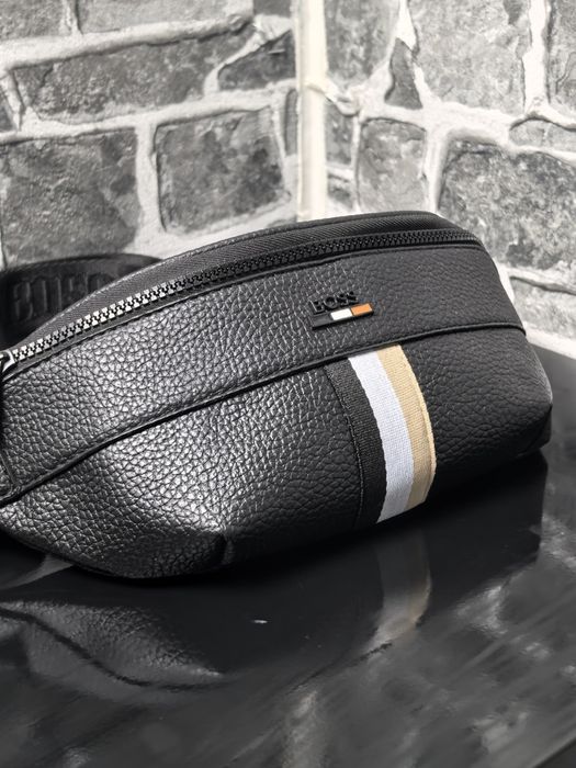 Hugo Boss чанта тип банан