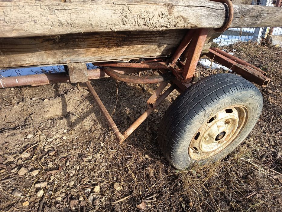 Vând căruța         .