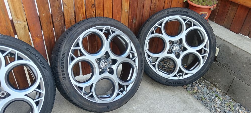 jante alfa romeo Tonale ,20" anvelope iarna senzori presiune