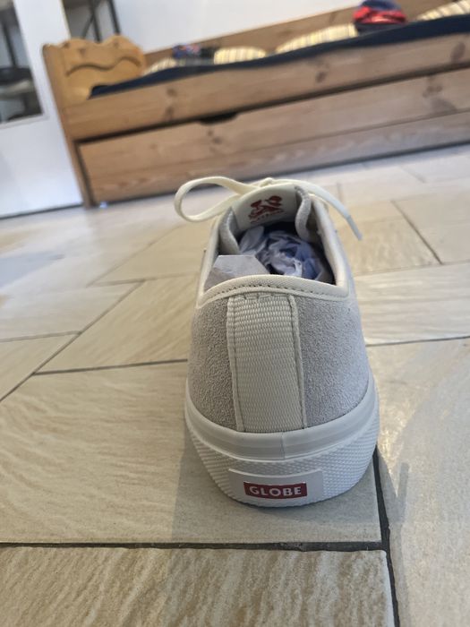 Adidasi GLOBE Australia noi nouti nepurtati