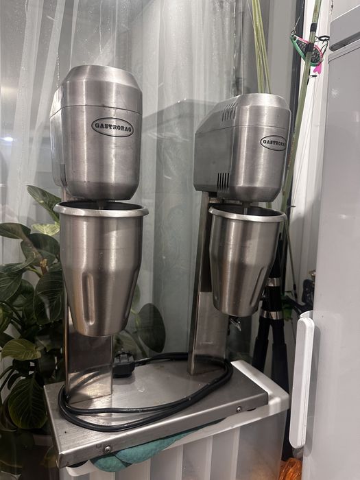 миксер для молочных коктейлей (милкшейкер)