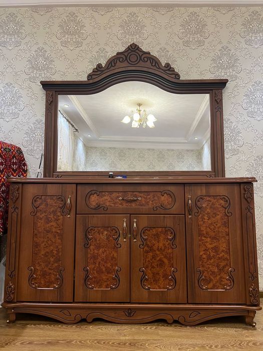 Mebel sotiladi komot