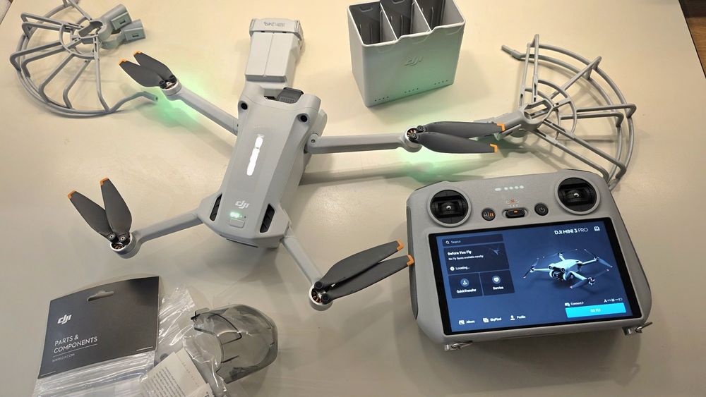 Drona DJI Mini 3 PRO, 48MP, 4K60 + Smart Controller