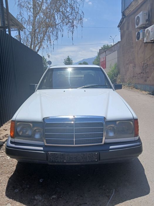 Продам Мерс 124 е230