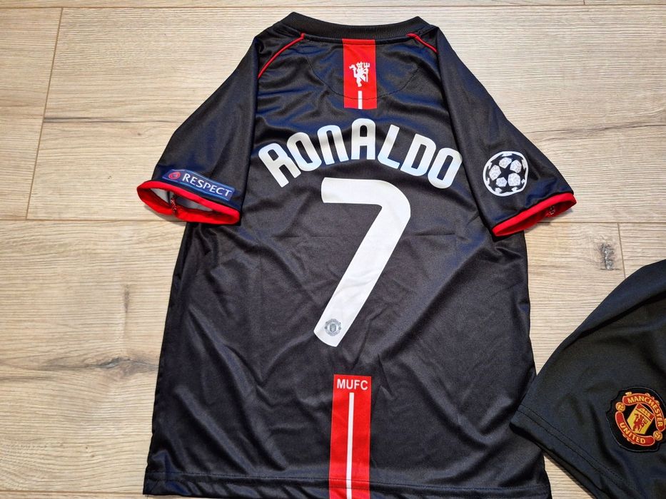 Детски екип на К.Роналдо Манчестър Юнайтед ретро модел!!!