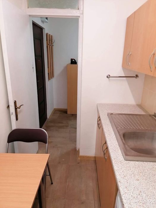 Garsoniera de închiriat în sector 4.