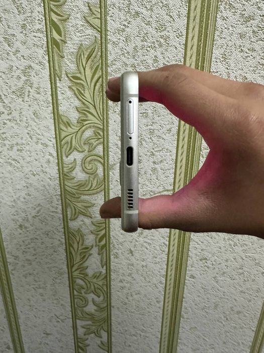 Samsung s21 fe sotiladi