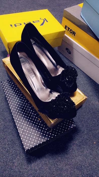 Tufliklar Ayolar uchun