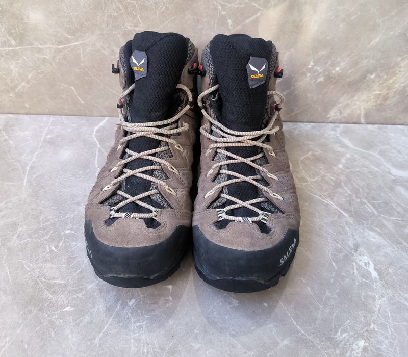 Salewa номер 38,1/2 Дамски обувки