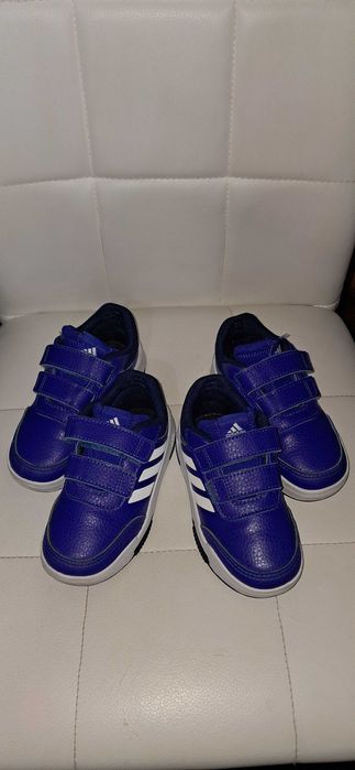 Детски кожени маратонки Адидас номер 24