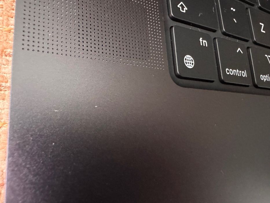 Macbook Pro 16 inch M3 Pro 18 Gb 512 SSD