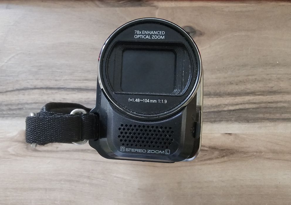 Panasonic SDR-S50 Camcorder - с 32GB SD карта + батерия