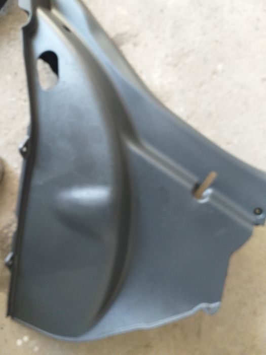 Покраска обшивки и различных пластмас.(автосалон)