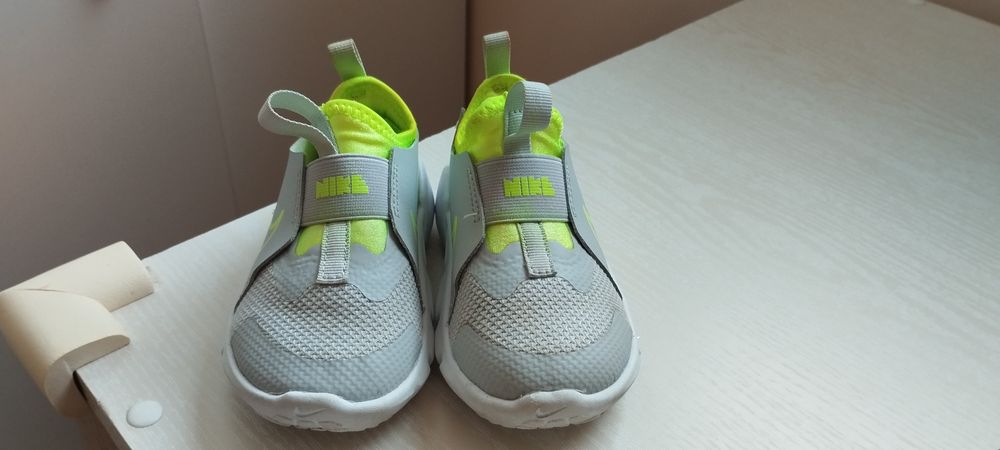 Pantofi sport adidasi Nike copii flex runner 2 marimea 23.5