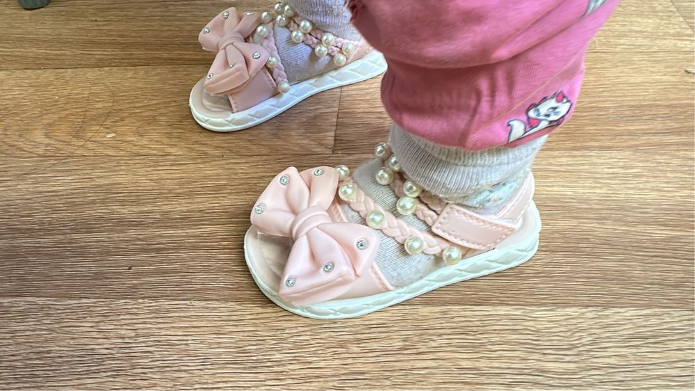 Сандали на девочку
