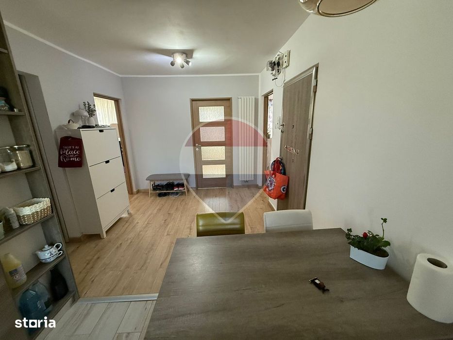 De închiriat: Apartament 4 camere DECOMANDATE