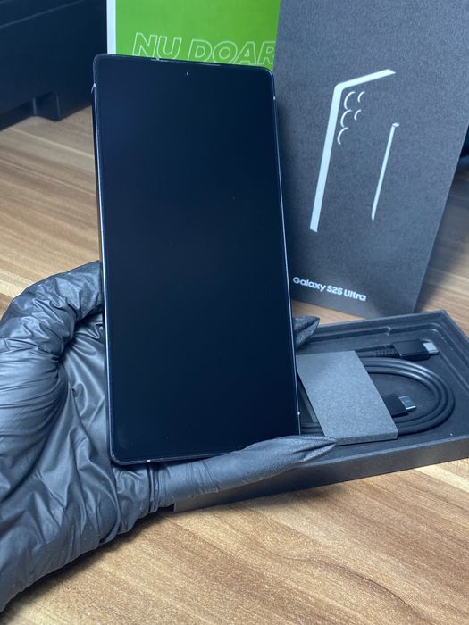 Samsung Galaxy s25 ultra • 512 GB • Titanium Jetblack