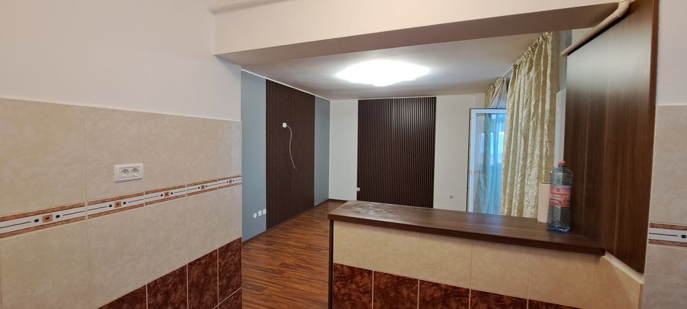 Apartament 2 camere, decomandat, etaj 4/5 Complex Rezidențial Poienița, lângă Liceul Unirea