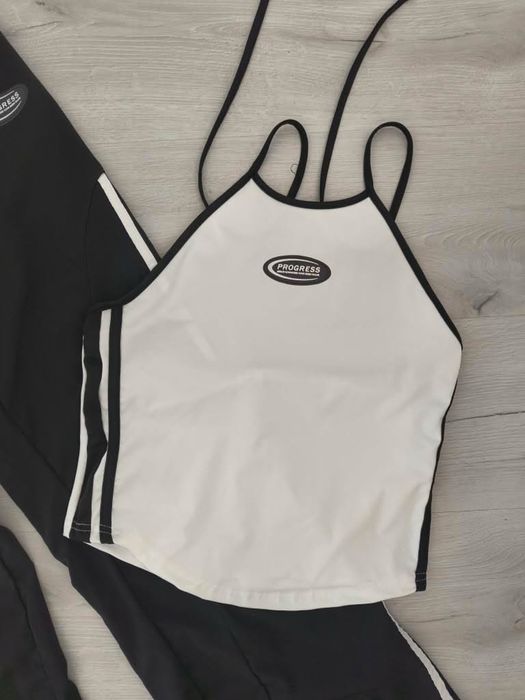 Дамски спортен комплект