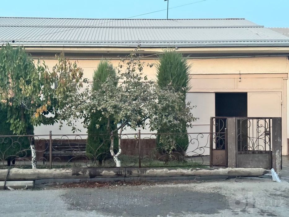 Uy sotilvati 6 sotik yer narxida dormon kottasuv memorlar maxalasi