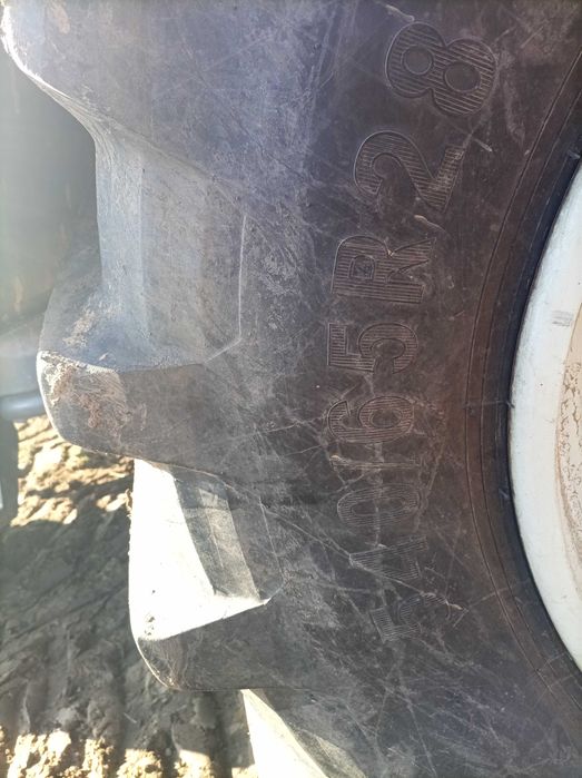 продавам трактор Valtra T203D с движение назад