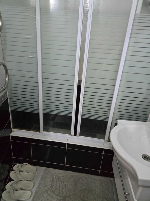 1 комнатная  центр Вип .  Kaspi Red.