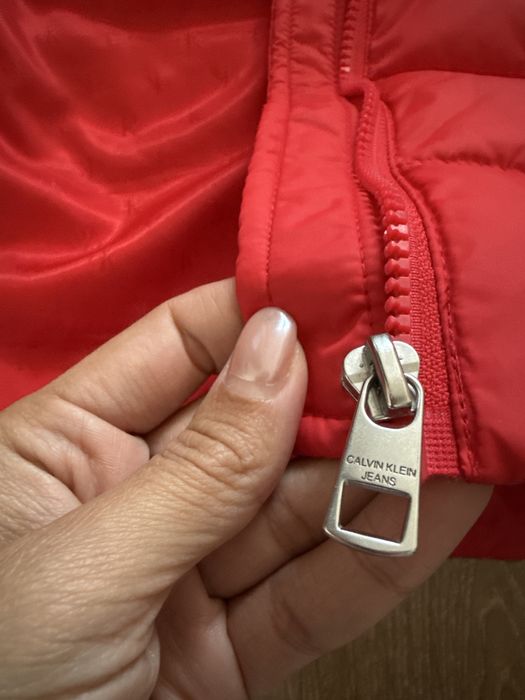 Calvin Klein яке L размер